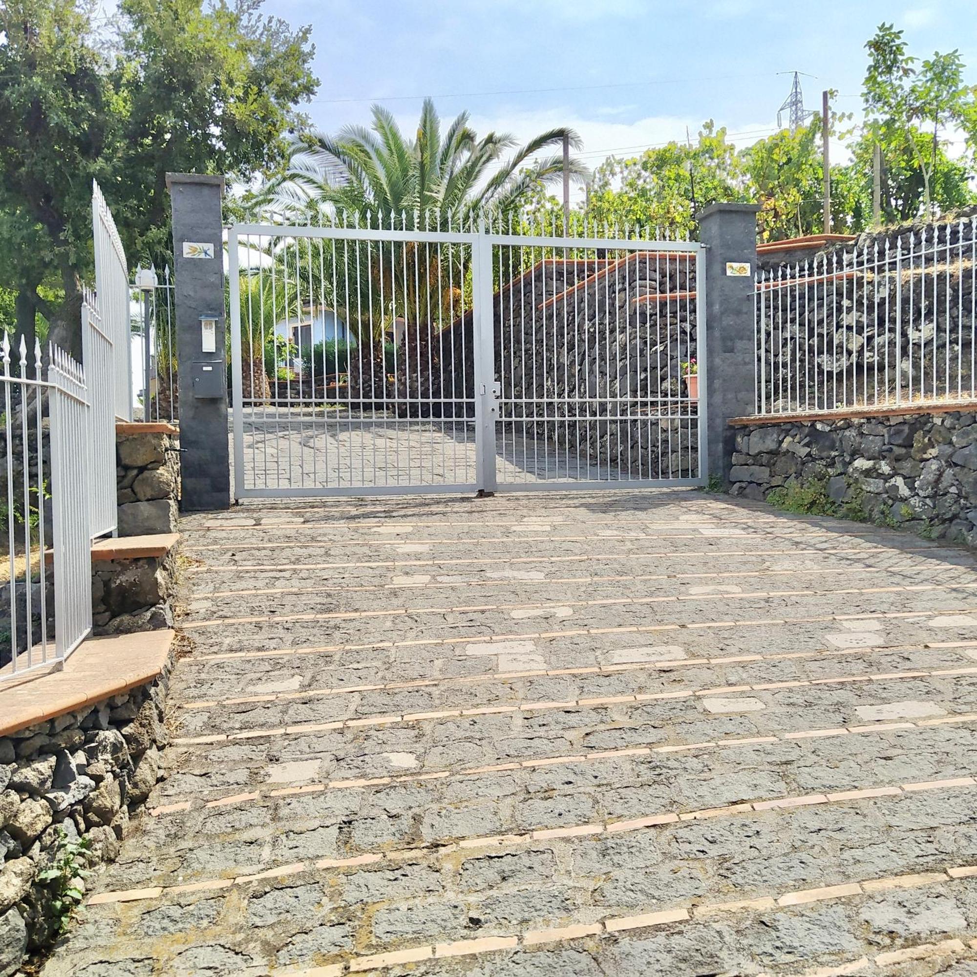 Villa Melany Casa Vacanza Piedimonte Etneo Exterior foto